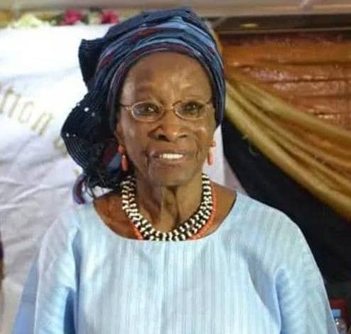 Amosun mourns Nigeria's first female cabinet Minister, Oyagbola Amosun mourns Nigeria's first female cabinet Minister, Oyagbola