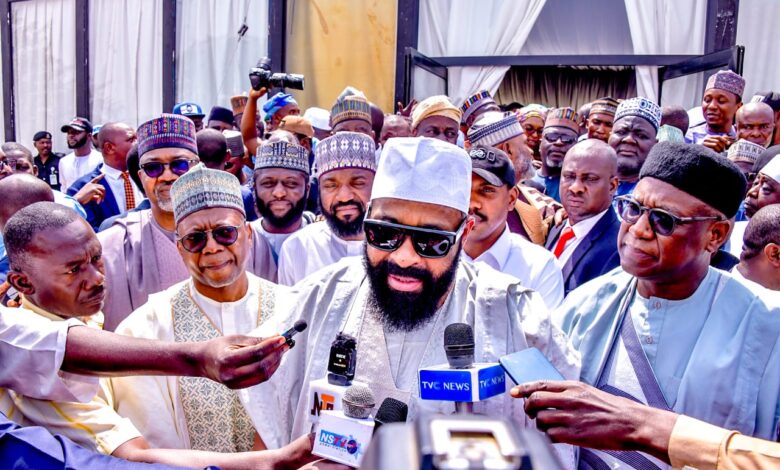 Gov Bago APC inaugurates new exco in Niger, harps on equity, fairness