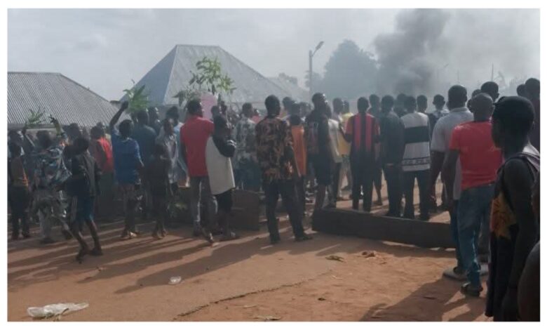 BREAKING: Benue: Agatu residents protest, demand exit of herdsmen ahead of farming season BREAKING: Benue: Agatu residents protest, demand exit of herdsmen ahead of farming season