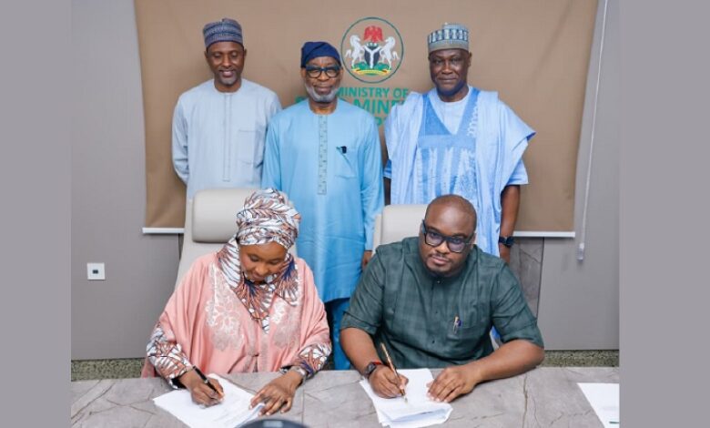 Fed Govt, AFC sign .3b alumina deal Fed Govt, AFC sign .3b alumina deal