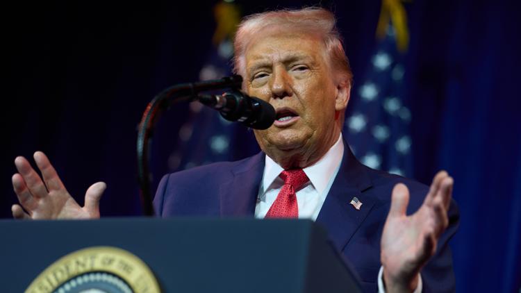 Trump slaps sanctions on Iran’s banking network Trump slaps sanctions on Iran’s banking network