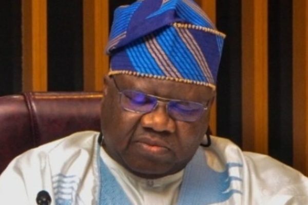 Fed Govt urges aviation unions to shun strikes Fed Govt urges aviation unions to shun strikes