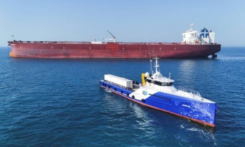 Iran shuts Strait of Hormuz hours after reopening