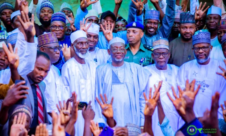 Defections deepen in Jigawa as PDP stalwarts dump party for APC Defections deepen in Jigawa as PDP stalwarts dump party for APC