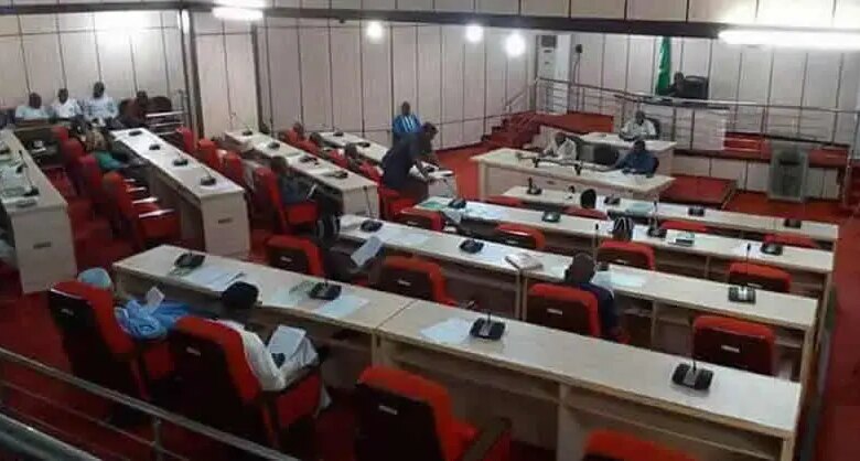 Benue Assembly extends suspension of ex-speaker, former majority leader Benue Assembly extends suspension of ex-speaker, former majority leader