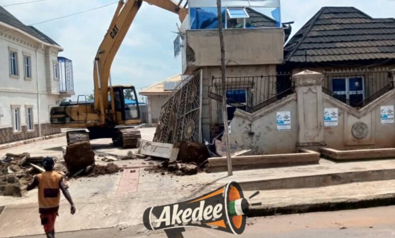 Oyo govt demolishes building allegedly used as arms cache in Ibadan Oyo govt demolishes building allegedly used as arms cache in Ibadan