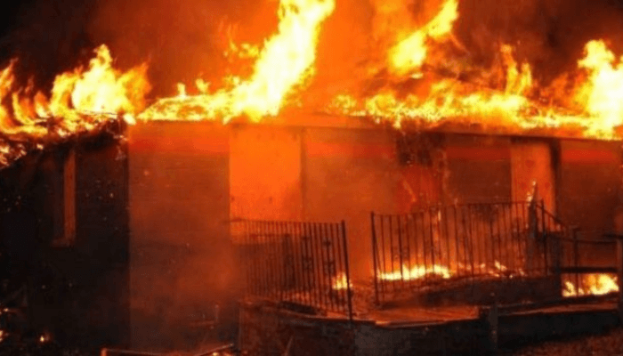 Four vehicles, properties worth millions of naira razed as fire ravages mechanic workshop, residential building in Oyo Four vehicles, properties worth millions of naira razed as fire ravages mechanic workshop, residential building in Oyo
