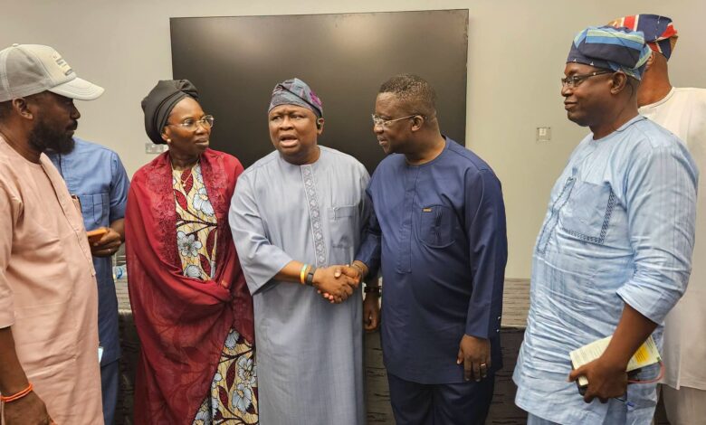 Senator Adeola promises to develop Ogun-Lagos border towns