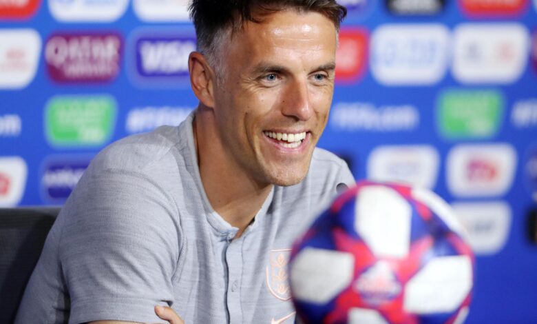 EPL: Phil Neville pinpoints Chelsea’s weakness Hull City exploited EPL: Phil Neville pinpoints Chelsea’s weakness Hull City exploited