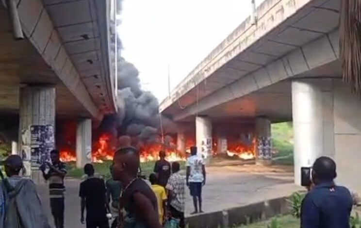 Otedola Bridge fire: FG moves to introduce weighbridges on Lagos-Ibadan Expressway