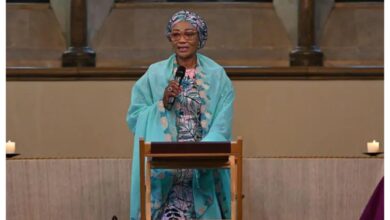 Nigerians react as First Lady hands President unknown substance at Kaduna rally (VIDEO)